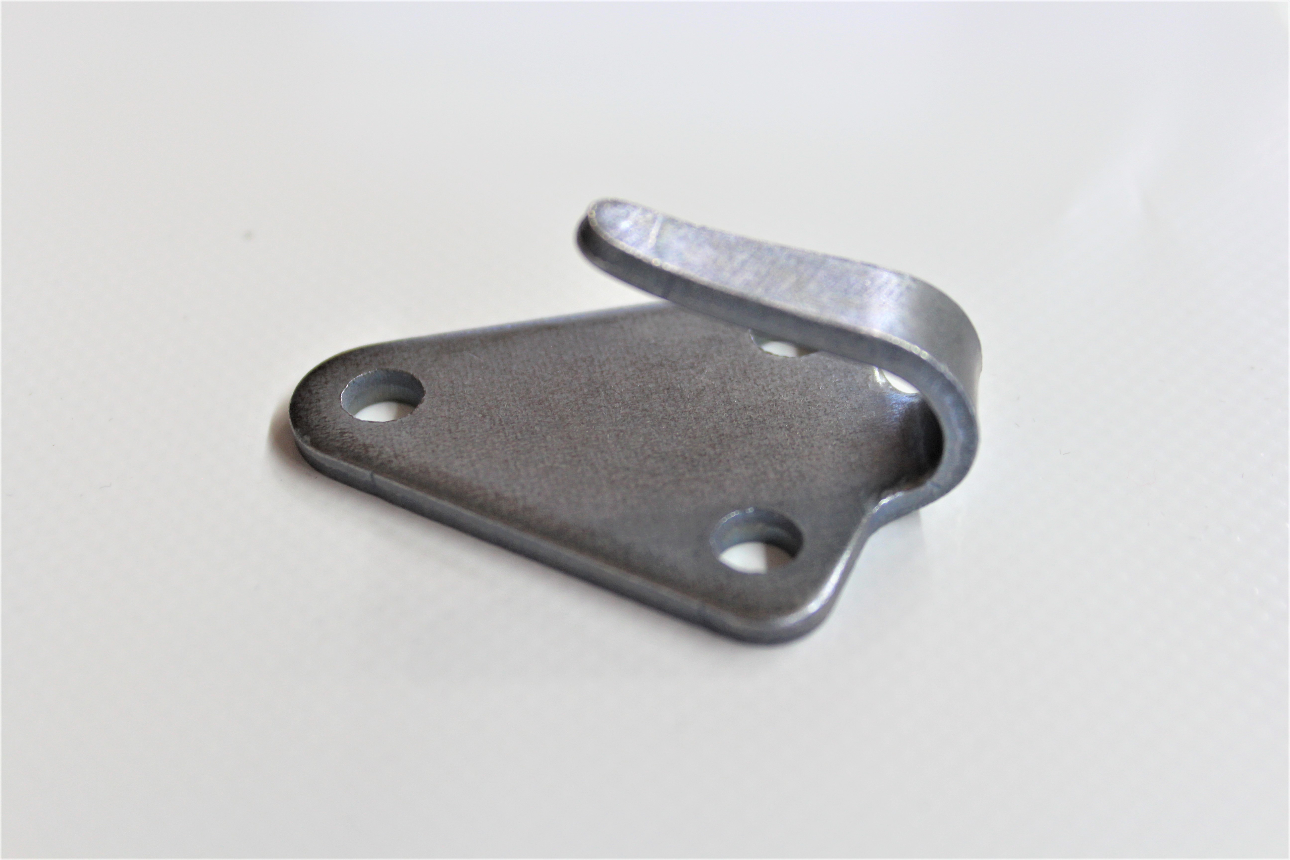 Dreilochplanenhaken Zink-Nickel 40 x 50 mm